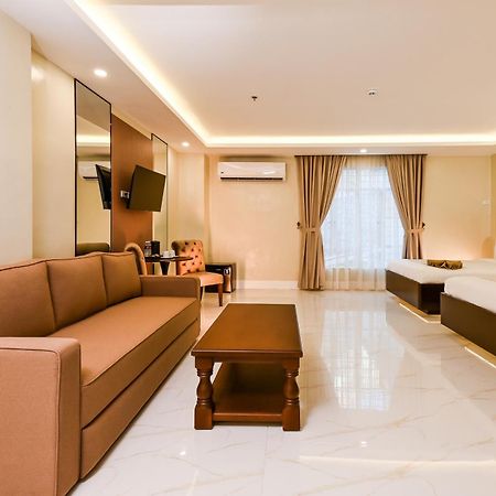 Monaco Hotel Taytay  외부 사진