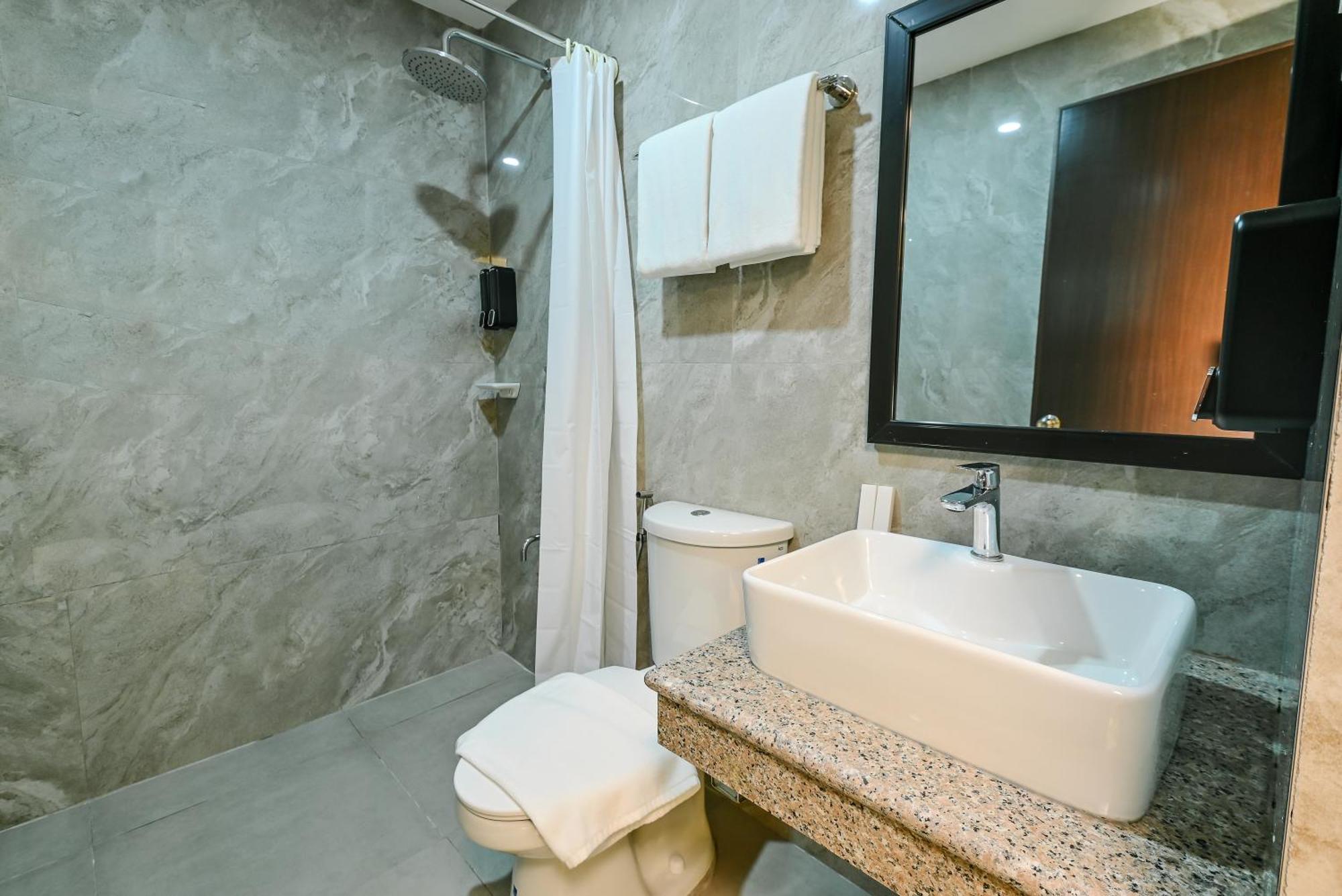 Monaco Hotel Taytay  외부 사진