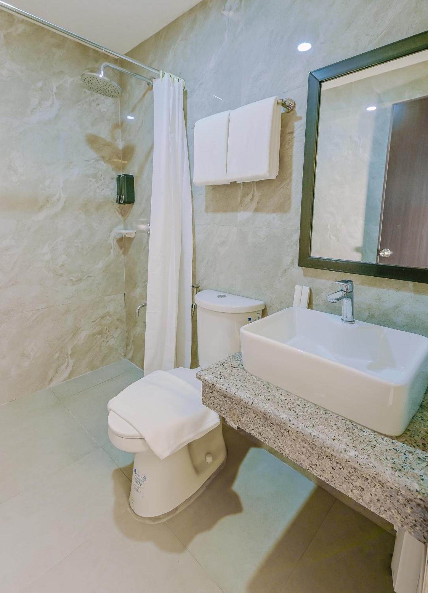 Monaco Hotel Taytay  외부 사진